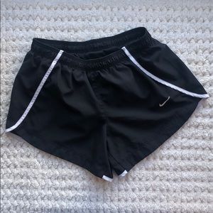 Nike Dry-Fit shorts - Youth Med